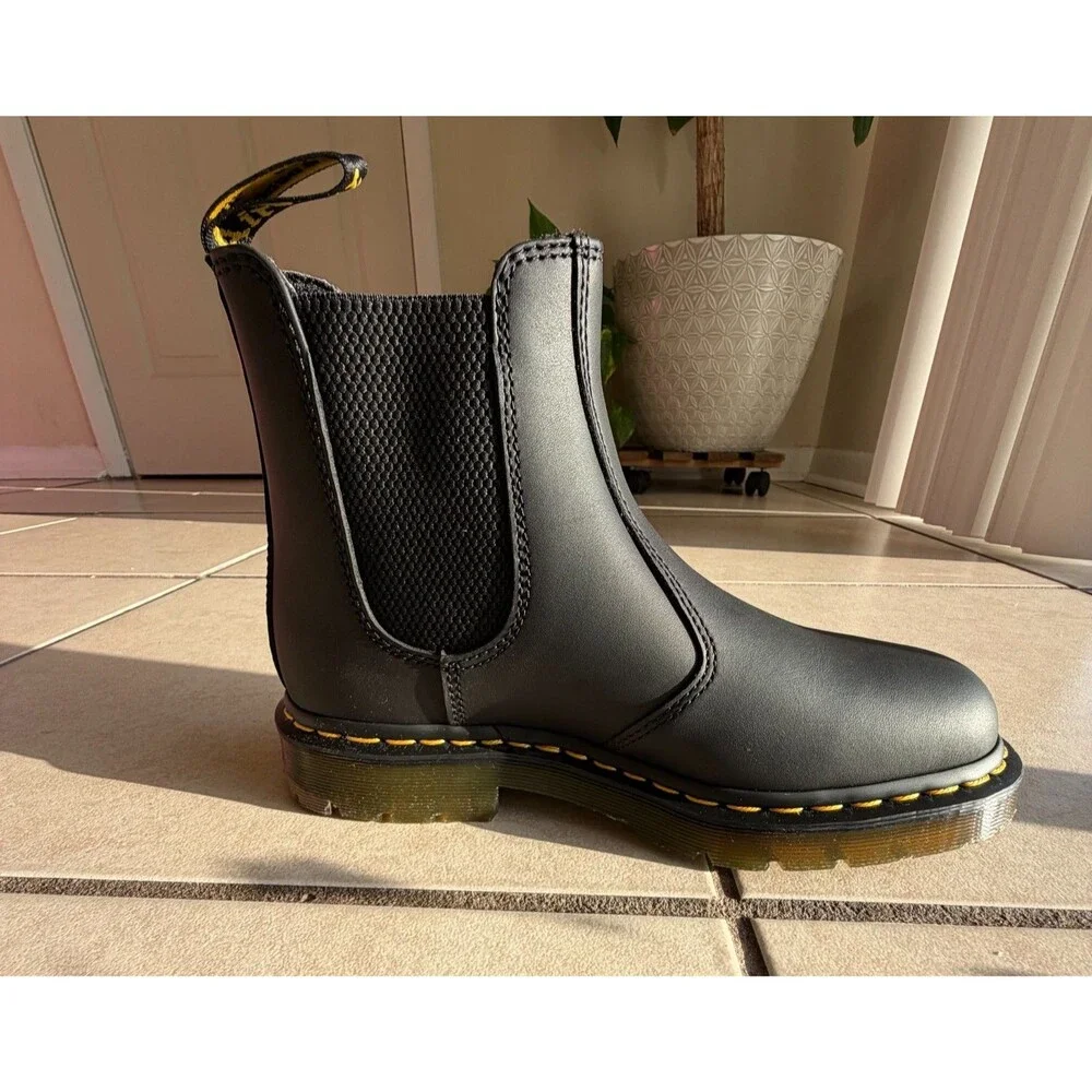 Dr. Martens 2976 SR Chelsea Boots Black Industrial Full Grain Women's 8 NEW